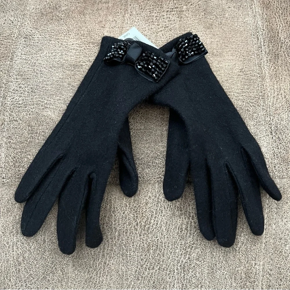 Emotional Enzo Beaded Bow Ladies Gloves